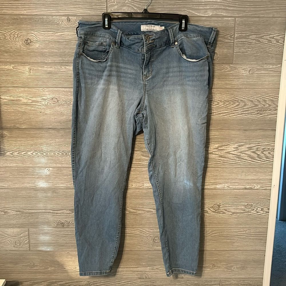Torrid Devin 22r jeggings jeans inseam 27.5”